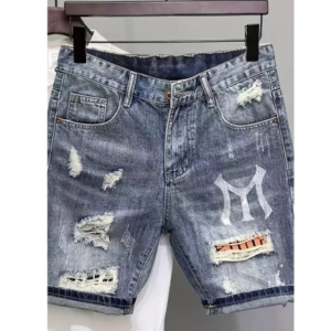 Short d'été léger et ample en jean déchiré cinq points